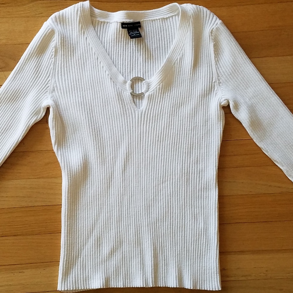 NY&Co White Ribbed V-Neck Top - Large
